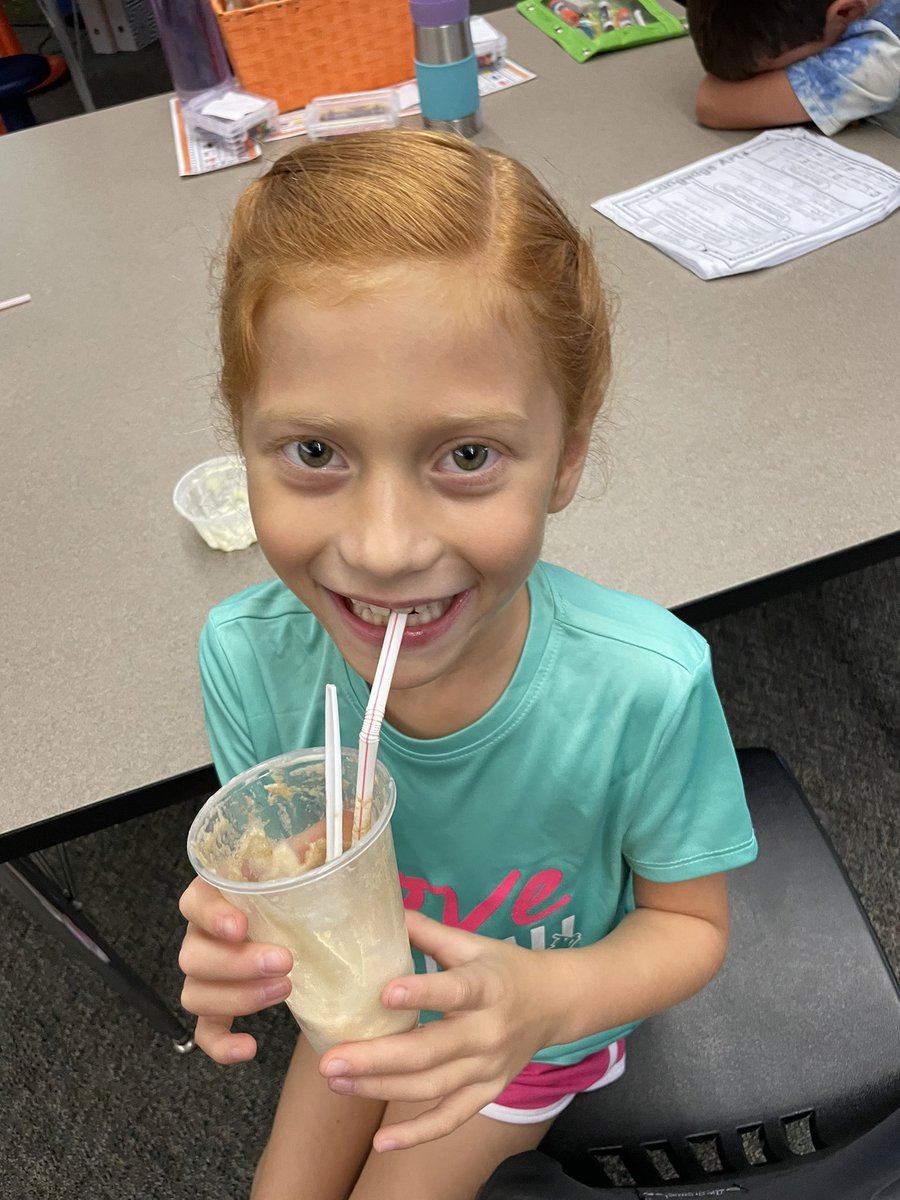 MCorley_ASE's tweet photo. Science fun with root beer floats to observe a solid, liquid and gas. It sure was tasty! @HumbleISD_ASE #yummyscience https://t.co/GmA7ce1ABi