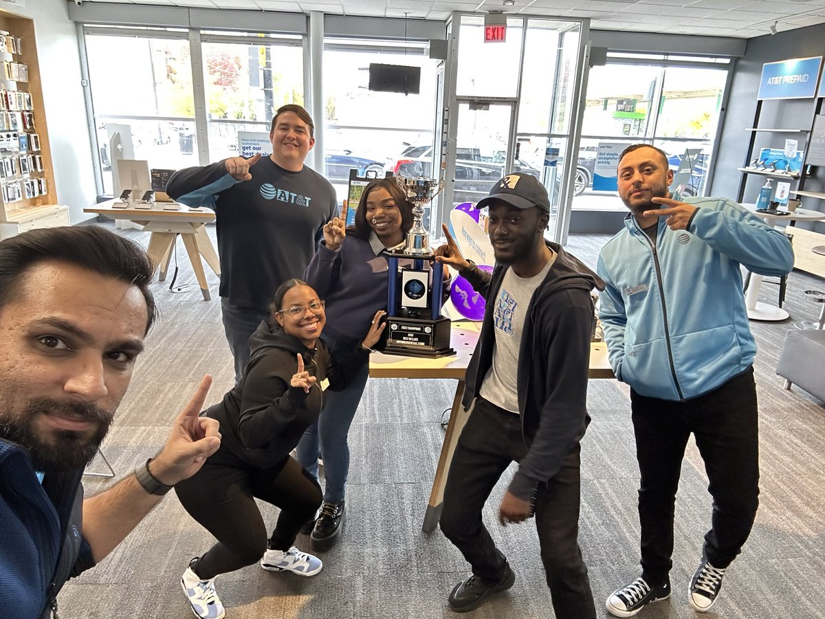 Great time visiting <a href="/MobilyLlc/">MobilyLLC</a> Gappie Plaza &amp; celebrating being the #1 store under the #ARmada! Congrats <a href="/Fabian_Chitown/">Fabian Martinez</a> <a href="/MattSmith4454/">Matthew Smith</a> <a href="/Emman_S1GLM/">Emmanuel E</a> Talking Customer Connect &amp; some Fiber with the team too! #MakingWaves #WinningIsFun <a href="/PaulaVofGLM/">Paula</a> @BrianWest_GLM <a href="/GreaterLakesMkt/">Greater Lakes Market 🌊</a>