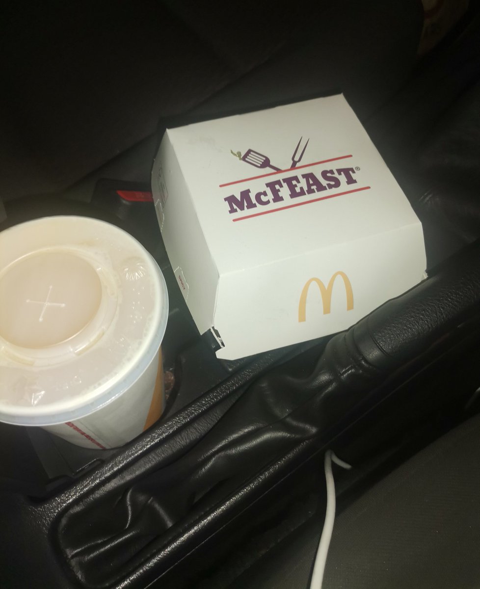 Ed_UberDriver's tweet photo. One thing about our drinking clients from groove is that, hunger strikes them, they ask you to pass by the drive thru and get you something to eat also.

#McFEAST@3am😋😋😋 https://t.co/QRwLtwH5b8