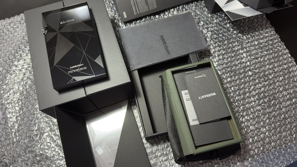 kayanote's tweet photo. SP3000着弾しました。
Astell&amp;Kernの集大成のDAP。
この大きさで限界まで音のクオリティ、質感のクオリティを上げた他社には真似できないレベルですね。
新しい愛機として使わせていただきます。
#AKM復活おめでとう https://t.co/4lJaUNFu4i