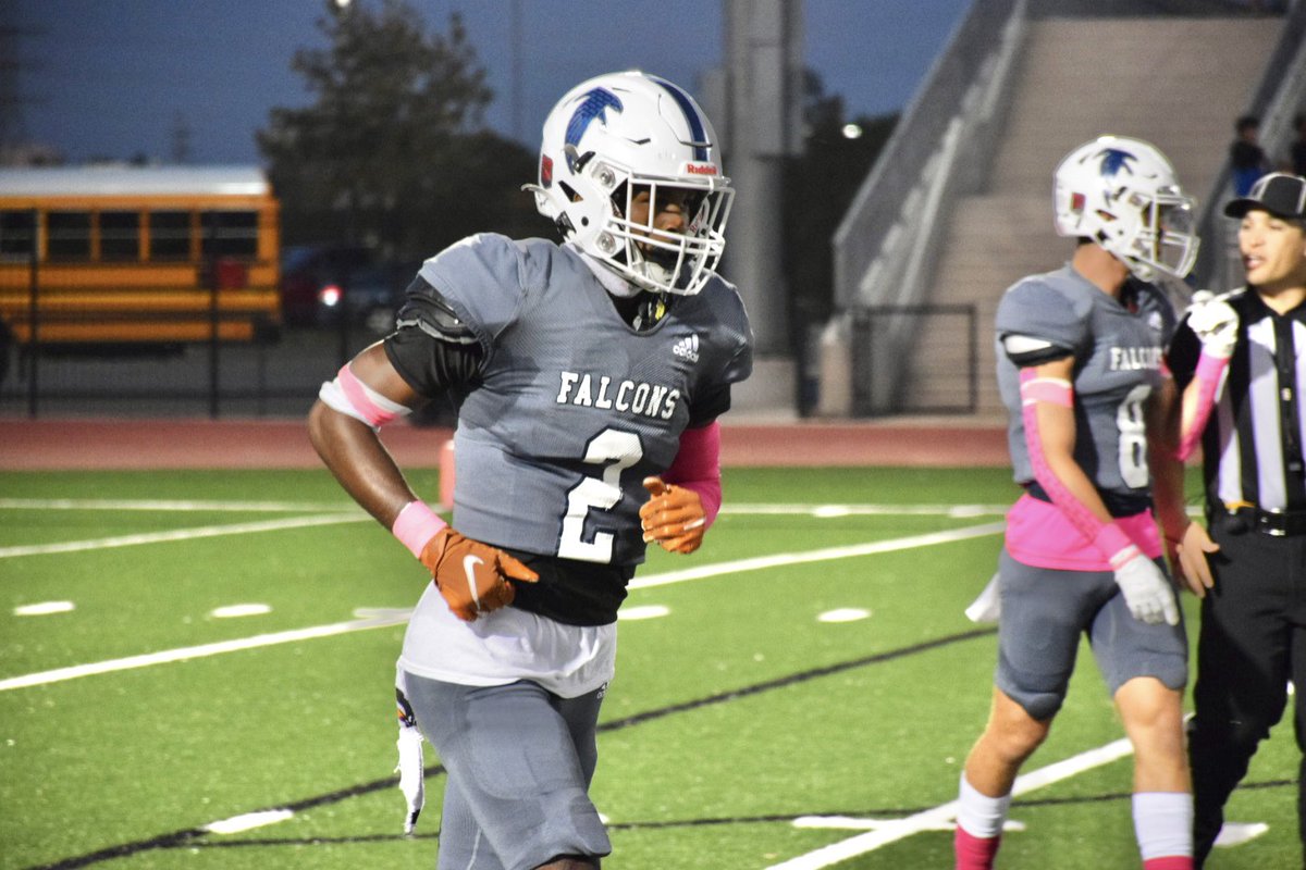 MikeRoach247's tweet image. Texas commit Hunter Moddon showing strong range in the secondary and not getting a ton of action his way