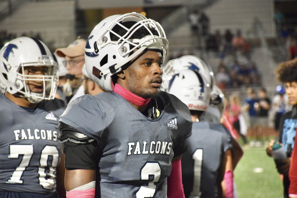 MikeRoach247's tweet image. Texas commit Hunter Moddon showing strong range in the secondary and not getting a ton of action his way