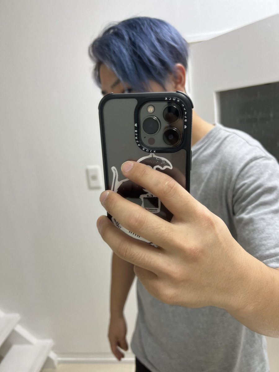 MaOt710's tweet photo. 染めた！！
今は色落ちしてシルバーぽいけど🙋🏼‍♂️ https://t.co/T0SgWHVoeW