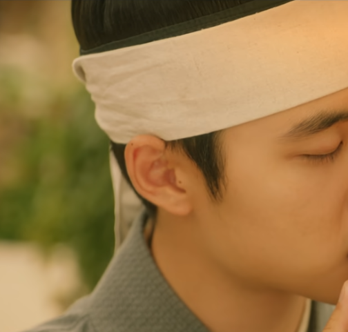 kyunghyuniverse's tweet photo. Look at our #WonShim couple...  Can you find the similarity of this two?

#NamJiHyun #DoKyungsoo  #100DaysMyPrince  #Wondeuk #Hongshim https://t.co/C9yTWBvQLr