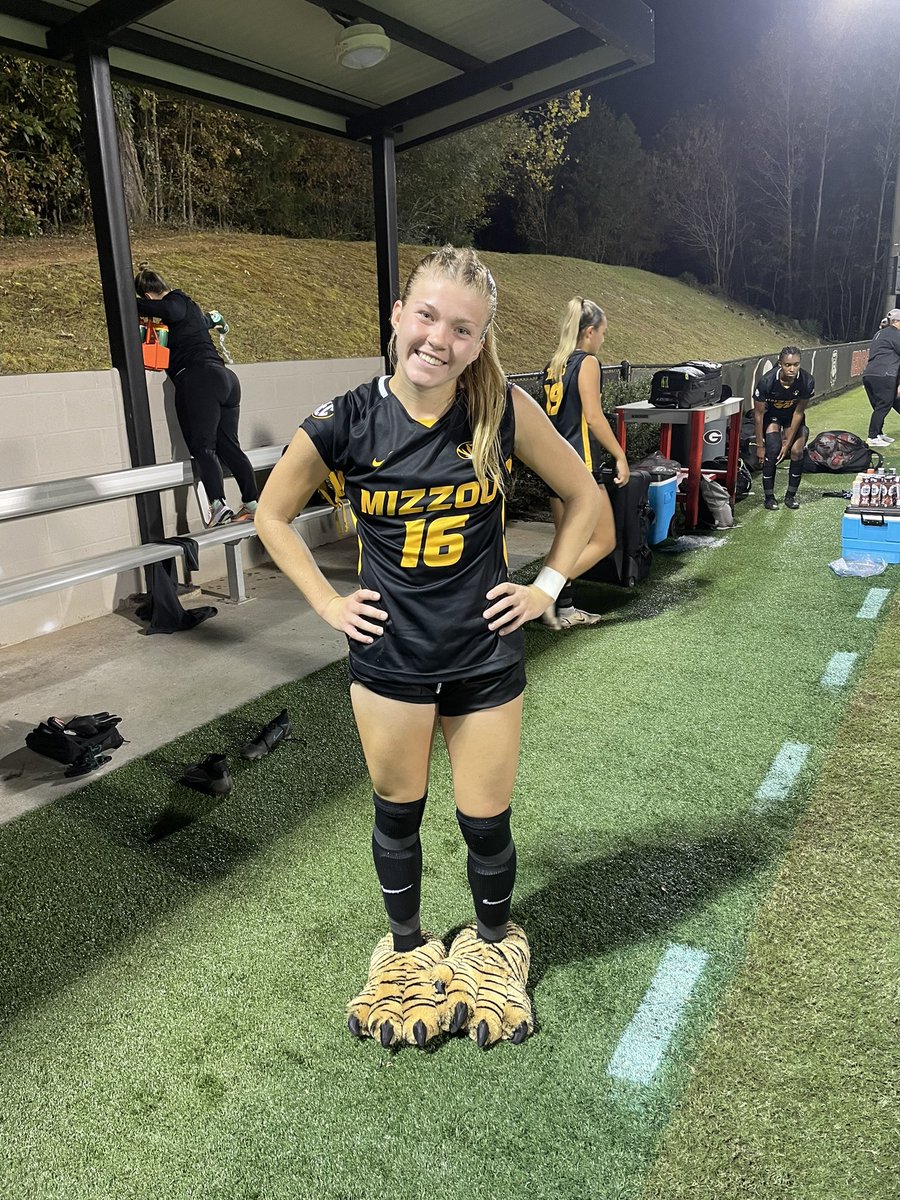 BSUCoachStoots's tweet photo. Not the result we wanted tonight, but @jlars113 was excellent tonight. Battled, worked, and very deserving as the Tiger of the Match! #MIZ https://t.co/3BPEyEmxHv