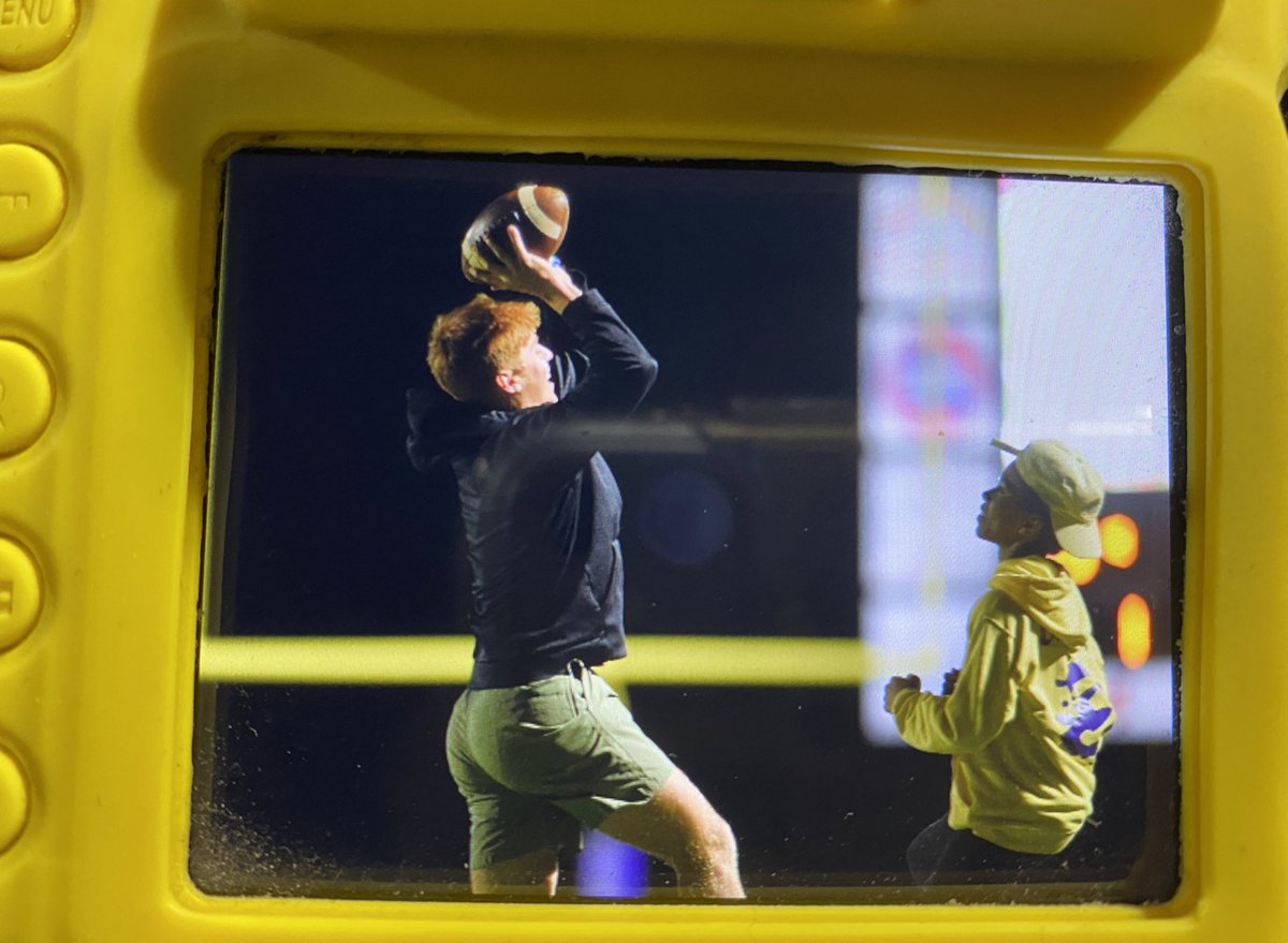 #CelebSighting at the <a href="/EurekaFootball/">EHS Wildcat Football</a> game! <a href="/CarsonJSmith12/">Carson Smith</a> &amp; <a href="/aidan_fonke/">Aidan Fonke</a> playing a little catch at halftime. #TheyStillGotIt 🏈💜💛 <a href="/EhsFbBoosters/">Eureka Football Boosters</a> <a href="/EHSActivityDir/">Eureka HS Activities</a>