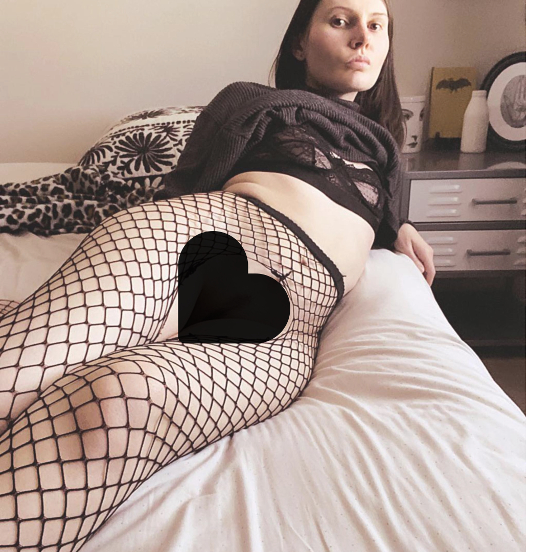 hausovmoth's tweet photo. What would you do if you found me like this? 🖤
https://t.co/A0fFecX2Ll 
 #onlyfans #onlyfanspromotions #onlyfanspromotion #goth #dark #gothgirl #emo #emogirl #metal #blackmetal #horror #followus #french #metal #fishnets https://t.co/aXtNhJGfLt