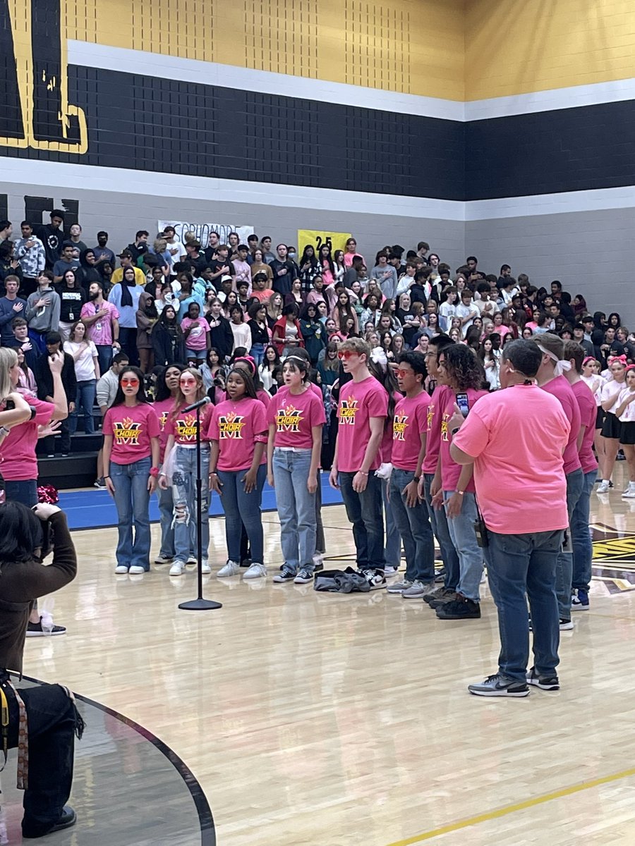 Memorial HS Choir tweet media