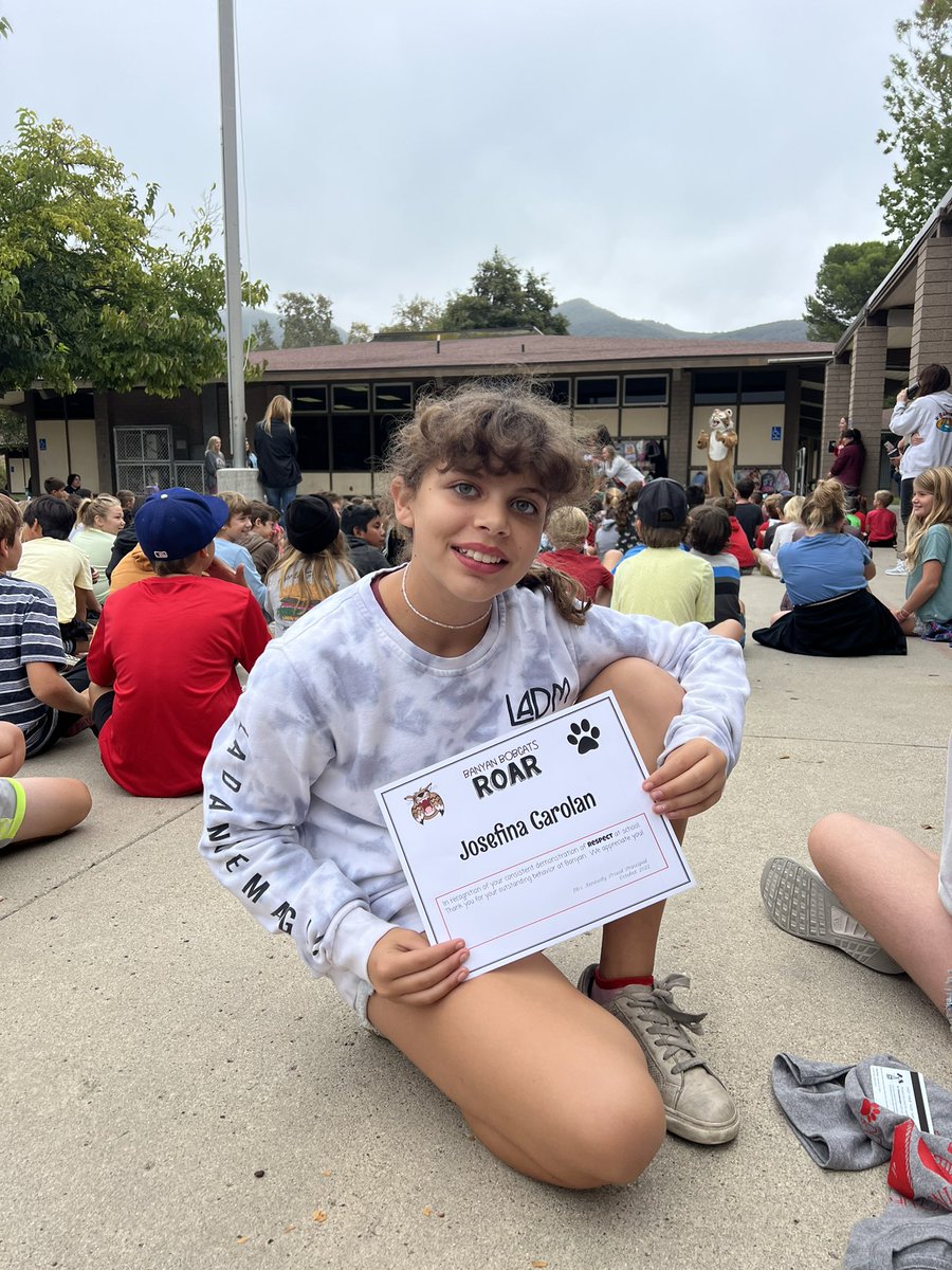 BanyanFifth's tweet photo. Congratulations to our 4 5th grade students who were recognized for being respectful today at the bobcat assembly! #ROAR #banyan #bobcats https://t.co/9k9akezifX