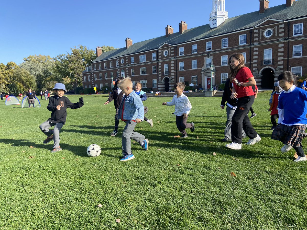 lisakdumont's tweet photo. Grade 6 @Ridley_College House Team Captains organized a soccer skills and scrimmage House Team event for students JK-Grade 6 after school today! #RidleyLS #RidleyPYP #PhysicalLiteracy #TigerSpirit @RidleyAthletics https://t.co/bSqySPhyzM