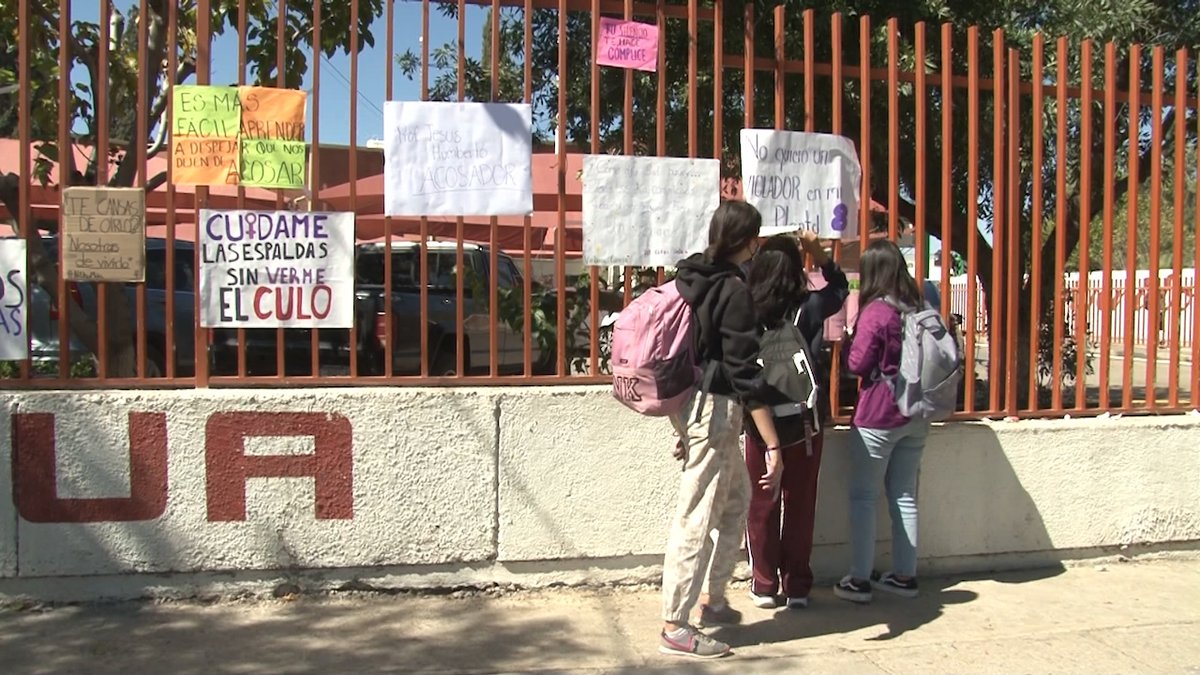 Canal44CUU's tweet photo. #COBACH | Se manifiestan alumnas del COBACH No. 8 por acoso sexual
https://t.co/xwcLjFaAoD https://t.co/otWqdA3j12