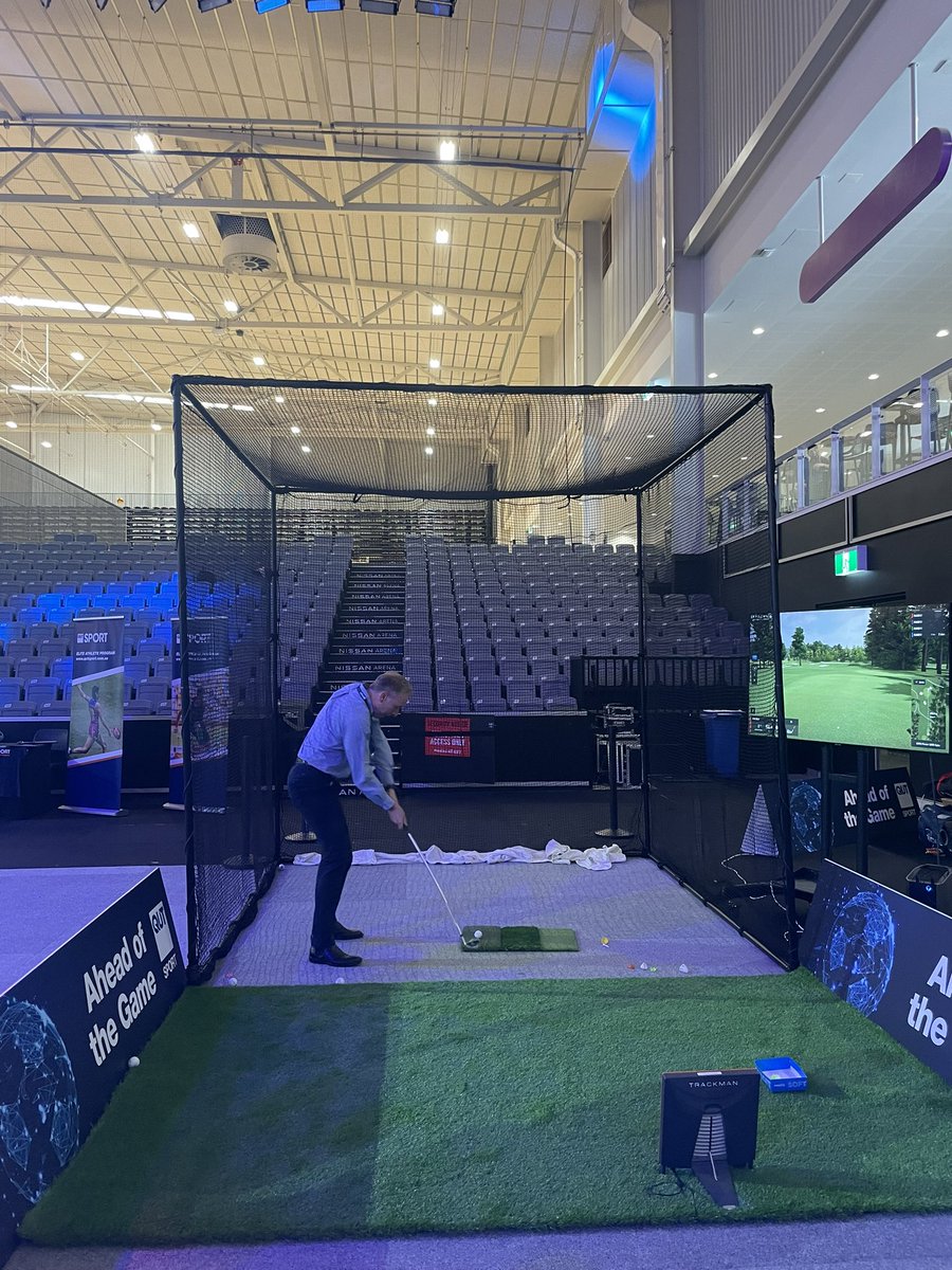 leanneharveyqut's tweet photo. @QUT @qutesports amazing work by QUT Sports Team running the QUT Sports-tech challenge for high schools. Thank you to all our wonderful QUT staff and students and our sponsors https://t.co/7gcKpzjb5q