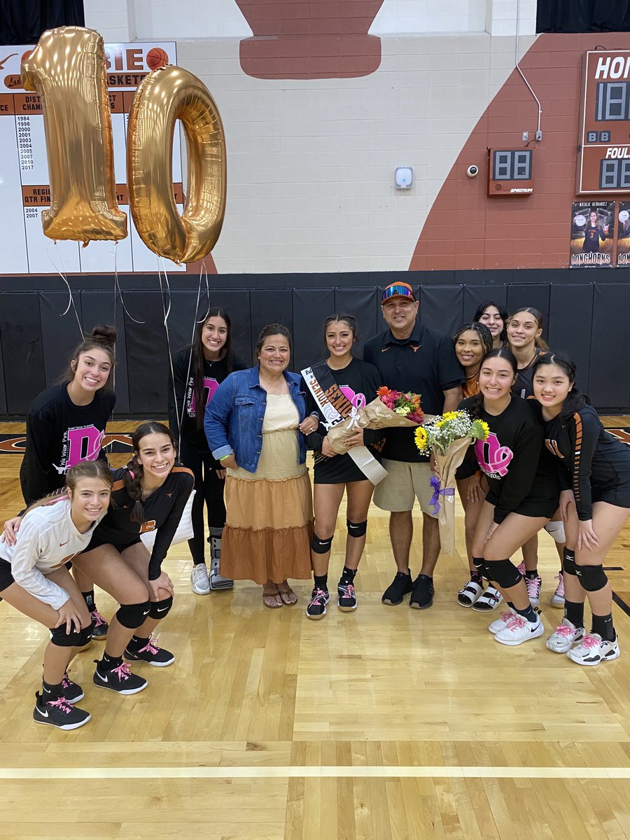 DobieVolleyball tweet media