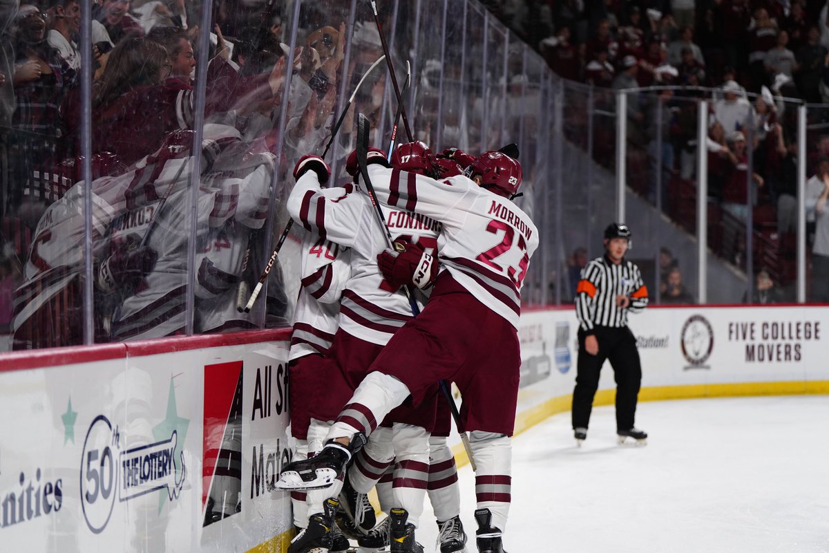 NCAAIceHockey's tweet photo. ❗️❗️ DOWN GOES NO. 1 ❗️❗️

No. 13  @UMassHockey upsets No. 1 Denver with a 4-2 win on its home ice in Amherst on Friday night 👀👀

#NCAAHockey x 📸 @ChrisPTucci https://t.co/Uw52YVgdnG