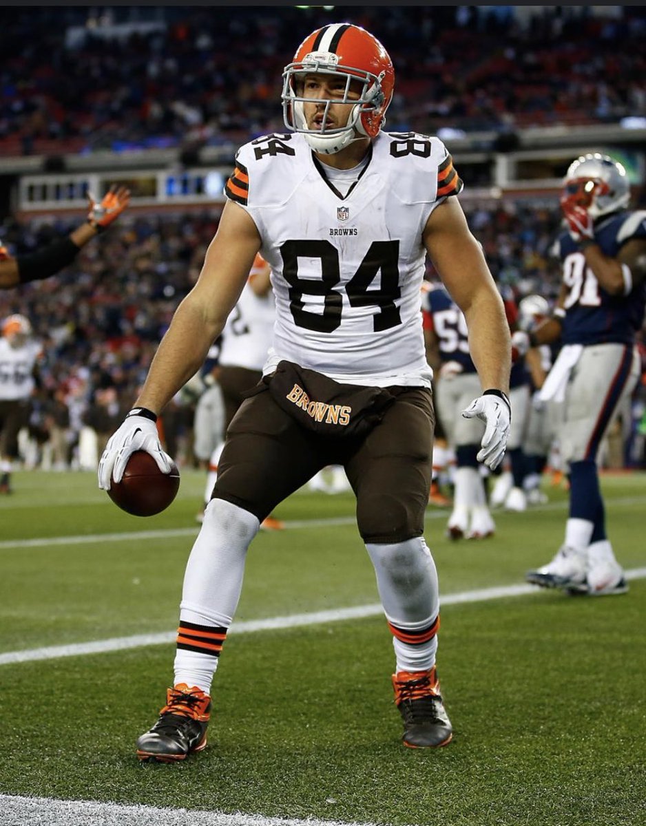 NateDaGr8_'s tweet photo. @NFL_Stats Jordan Cameron https://t.co/XyE8hSCwbV