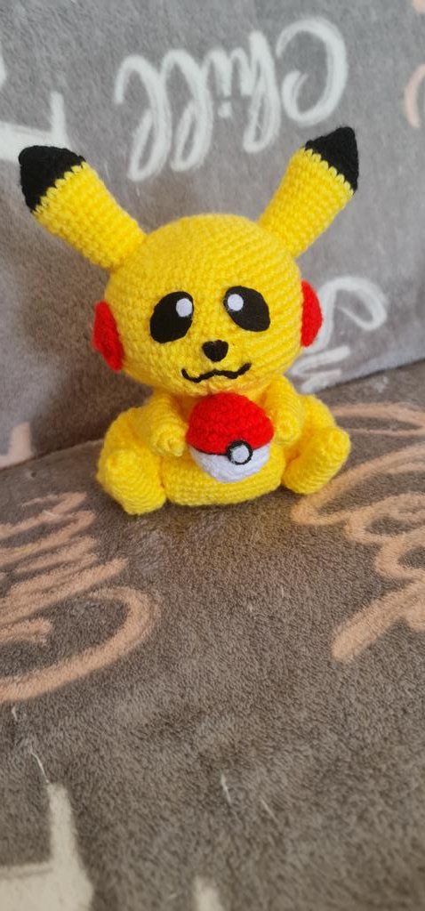 KitzingSimone's tweet photo. @_Akkorina Lieber mit chiggy und pikachu kuscheln https://t.co/kzp99iEBHE