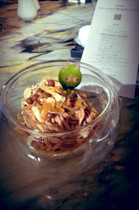 ハロウィンのアフタヌーンティー行ってきた! かわいい!ARでモンスター出てくるの楽しい 