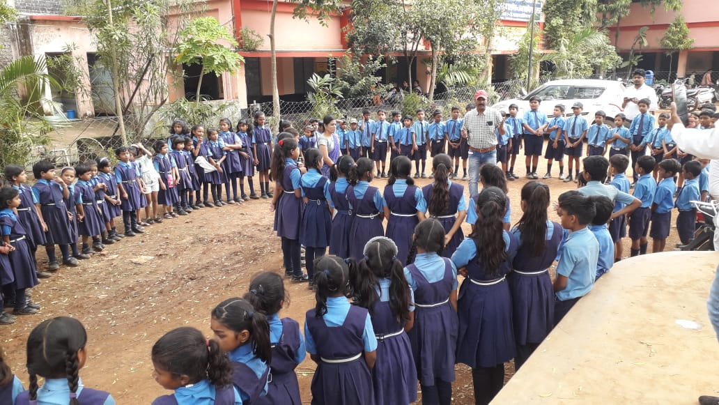 sone_bhushan's tweet photo. #GlobalHandwashingDay2022
Celebrating *Global hand washing day*
๐ Importance of hand washing
๐ Demonstration of hand washing
at Govt primary school Brijraj, Mahasamund https://t.co/i2Tc9gR7C9