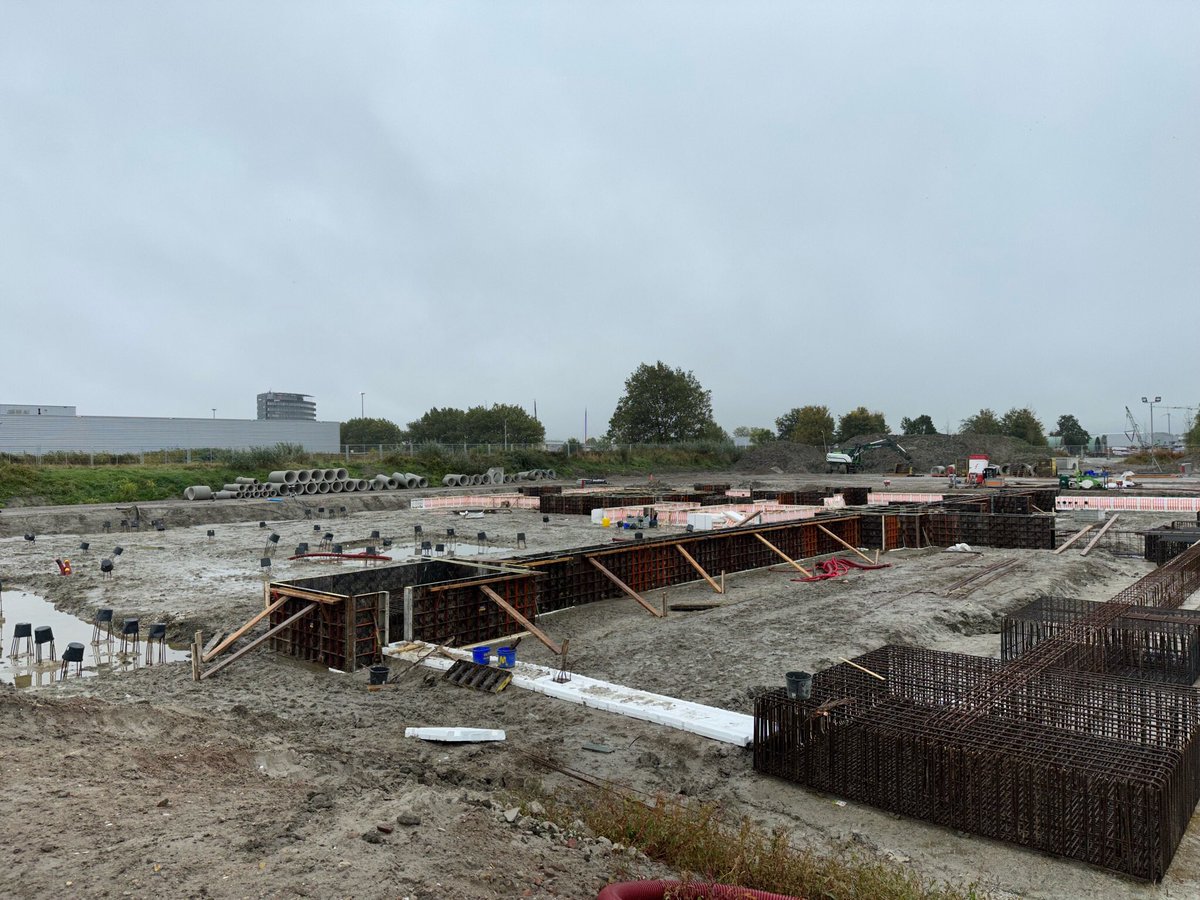 Met ontwikkelingsteam en Raad van Bestuur <a href="/VanWijnenGroep/">Van Wijnen</a> de majeure gebiedsontwikkeling <a href="/SCCambuurLwd/">SC Cambuur</a> @rocfriesepoort live geproefd, gevoeld en geroken. Met #Elfstedenpark impactvolle doorontwikkeling van <a href="/Gemeente_Lwd/">Gemeente Leeuwarden</a>. And it’s only the beginning…