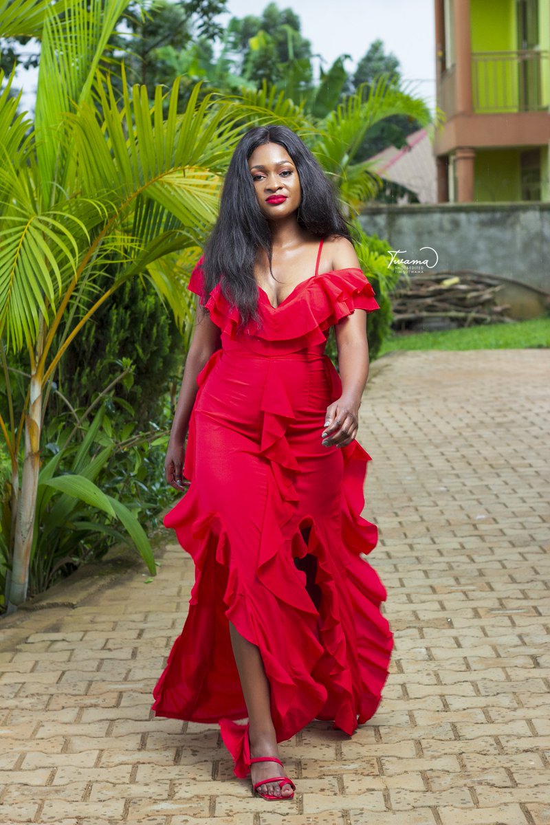 TwamaCreatives's tweet photo. LADY IN RED ❤❤❤❤🎶🎵🎶🎵🎶

#TwamaCreatives    #outdoorphotography  
+256 705433908 https://t.co/jumoMjrMBS