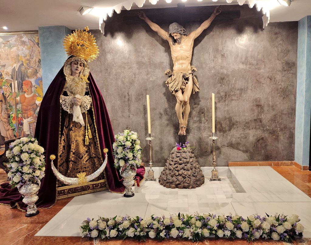 hpasionymuerte's tweet photo. Ntra. Sra. del Desconsuelo y Visitación vuelve a presidir su altar en la Parroquia junto al Stmo. Cristo de Pasión y Muerte, tras el Rosario vespertino en la noche de ayer.

#HermandadPasiónyMuerte https://t.co/fZgfWUjGcm