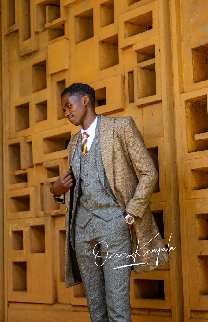 OscarSuits01's tweet photo. A vintage suit from @OscarSuits01
#300Men https://t.co/bEgrqfRvTv