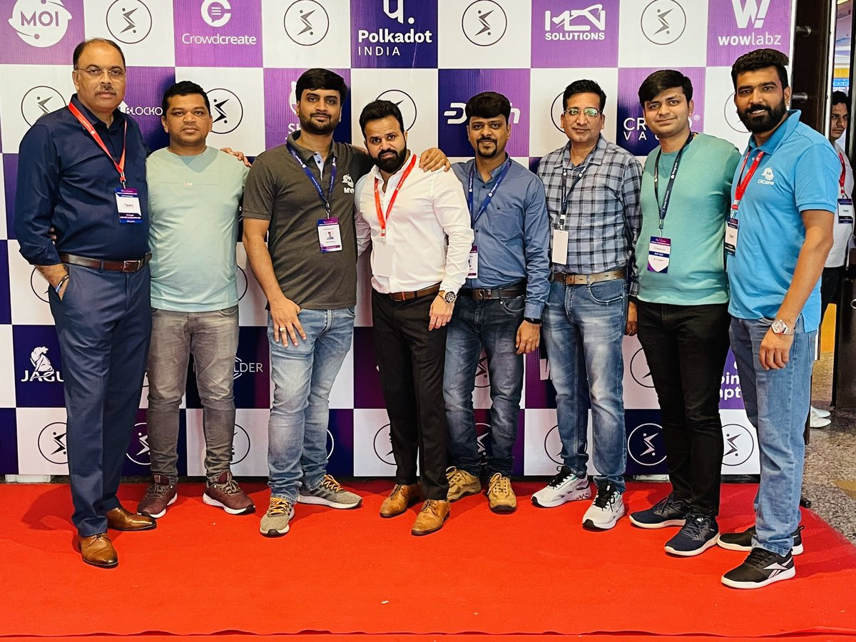 dbeniwal21's tweet photo. At #Csharpcorner with @CsharpCorner mvps https://t.co/AwqxxoMAeO