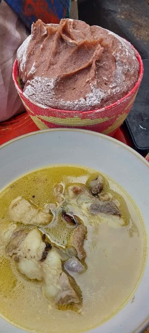 MeetMyLoveUG's tweet photo. Weekends in #Uganda😋 - Kalo/akaro/atapa with ovals/bienda - locally prepared. Whats your favorite dish when exploring Uganda? #Ugandafood https://t.co/F32nGD0jBm