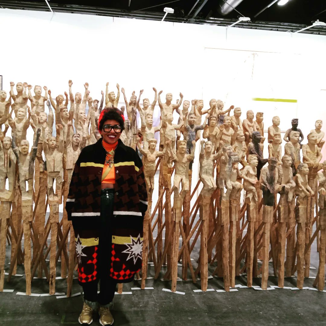 jamellita's tweet photo. Dejando mi #ESTAMPA 😝  con las esculturas más populares en la feria de #artemoderno ¿Tienes 220mil en El bolsillo? 💸 https://t.co/IR5Id6HZvg