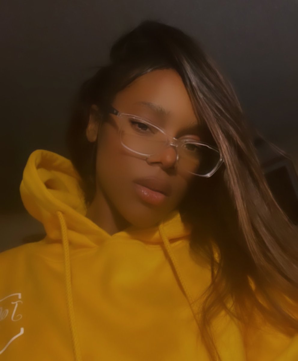justjohnae01's tweet photo. i’m where the flower blooms 🌻 #tylerthecreator https://t.co/ghuAhnk6Yl