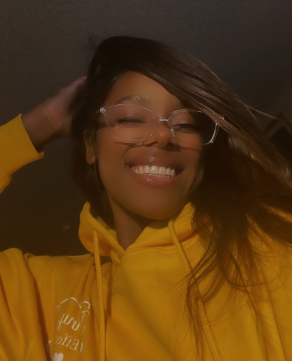 justjohnae01's tweet photo. i’m where the flower blooms 🌻 #tylerthecreator https://t.co/ghuAhnk6Yl