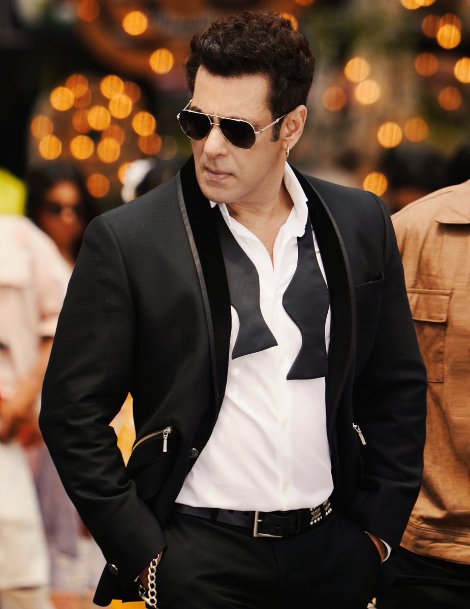 ek_tha_tigerrr's tweet photo. Only Salman Khan can release two solo films on two biggest festivals..

2012 EID CHRISTMAS
2015 EID DIWALI
2017 EID CHRISTMAS
2019 EID CHRISTMAS
2023 EID DIWALI

#Tiger3 #KEKD https://t.co/Qf2EheZSsy
