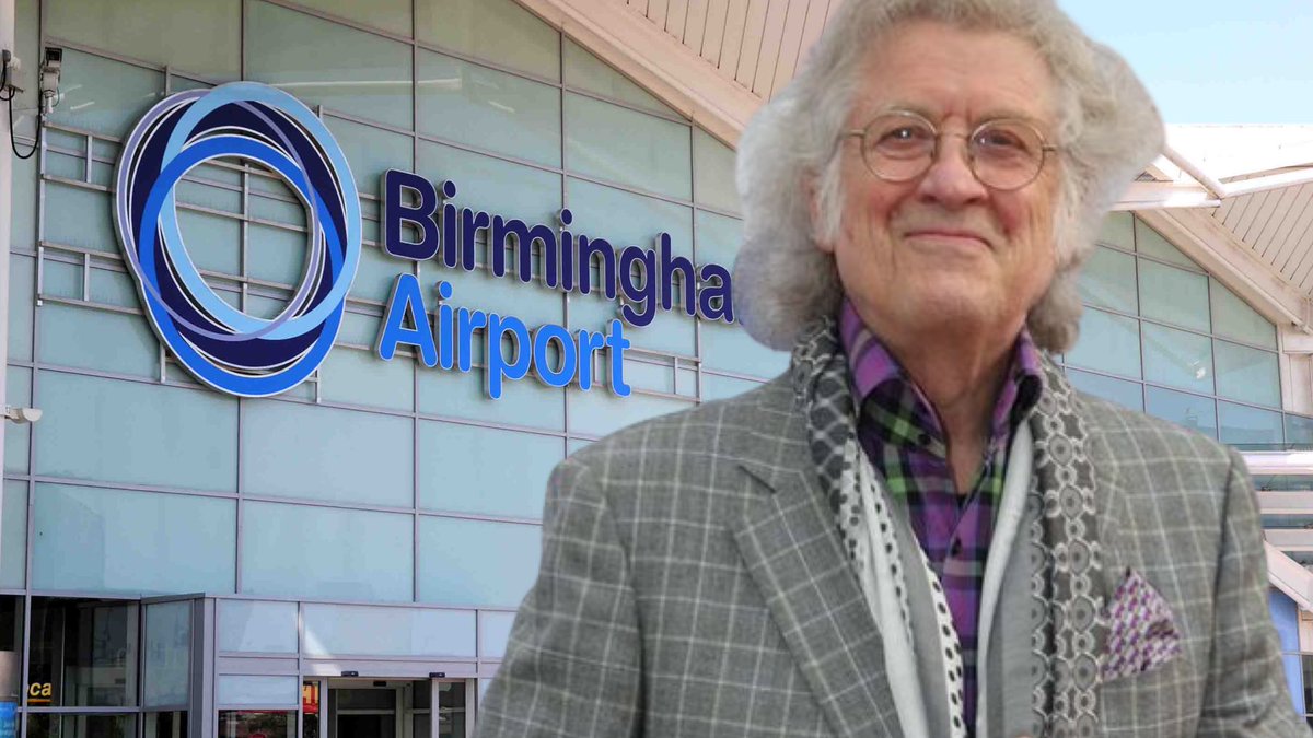 Noddy Holder all smiles as he heads off to Christmas pre-season training camp in La Manga