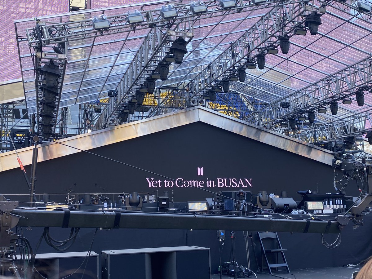 펜스 앞 2열........... 미치겟다 떨려