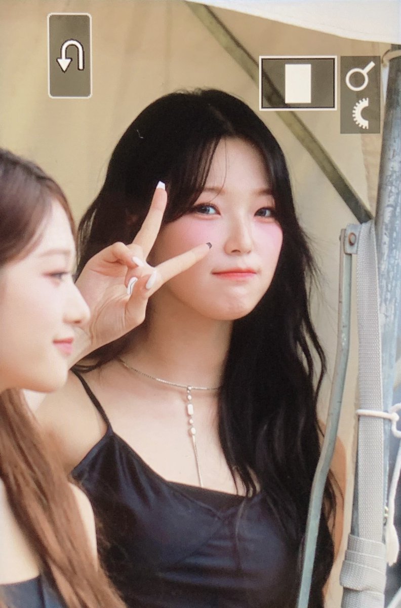 JIHEON_120's tweet photo. 221015 컨벤션 프리뷰

#fromis_9          #프로미스나인          #백지헌 https://t.co/LjwhCZizvU