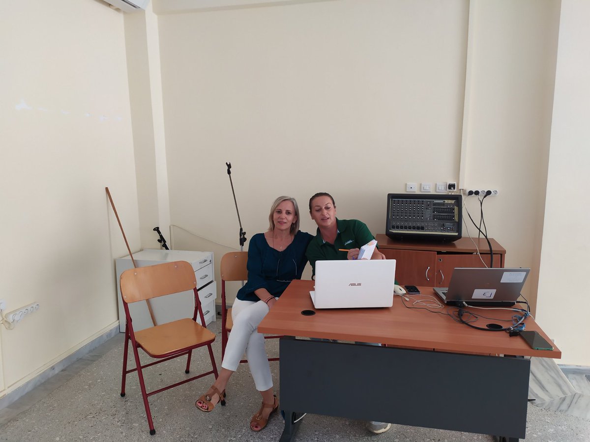 beesworthy22's tweet photo. Στις 13/10/22 στο πλαίσιο των #ErasmusDays 2022 πραγματοποιήθηκε στο σχολείο μας εκδήλωση κατά την οποία η Παιδαγωγική Ομάδα παρουσίασε τα επιμορφωτικά προγράμματα που θα πραγματοποιηθούν το σχ. έτος 2022-23,for BEESworthy skills 4life!#ErasmusPlus #3oGymnasioNafpaktouErasmusPlus https://t.co/sEr2CGd1Nt