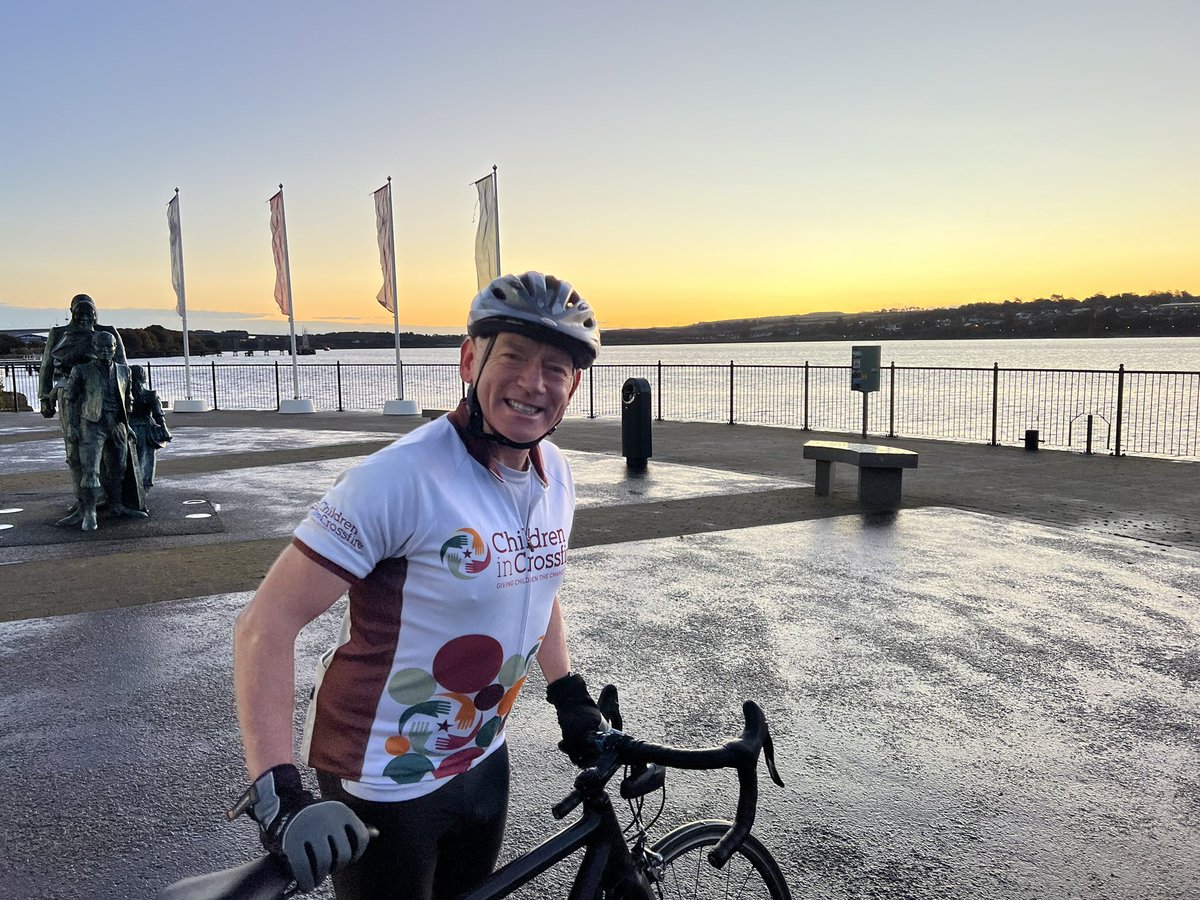ChildreninXfire's tweet photo. An early start for everyone taking part in the #SunriseCycle ๐
26 miles for 26 years ๐ดโโ๏ธ
Good luck everyone ๐ช
@richardcic https://t.co/1fdN3SnrmL