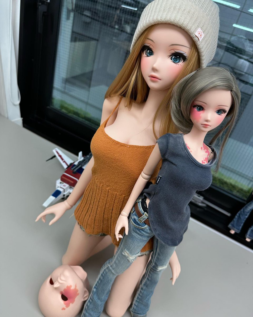 dannychoo's tweet photo. A few updates from Smart Doll Land. The freighter containing the last batch of Interstellar Blue ore has made it through the doppelganger stargate and will touch down soon. We can only make a few more blue frames for bodies, ... https://t.co/Ir7p9zohFS https://t.co/6R9v8xMb3d