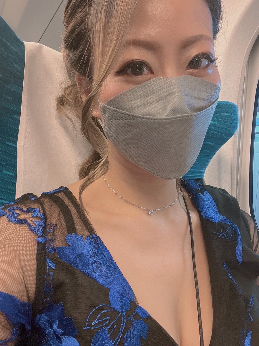 naa072788's tweet photo. モエで育った私のカラダ~~~
ランボも入ってハーフに生まれ変わって帰ってきます🤪🤪
#ランボルギーニシャンパン
#ぽっぷしゃんぱん
#リリースパーティー
#Bassparty https://t.co/Vl4NaKjcRY