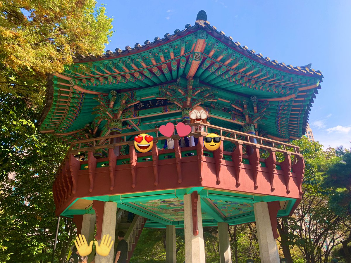 Beautiful weather for a community hike and BBQ! Love the opportunity for students, siblings, parents, and teachers to spend some quality time together @KIS_SeoulCampus! #kispride