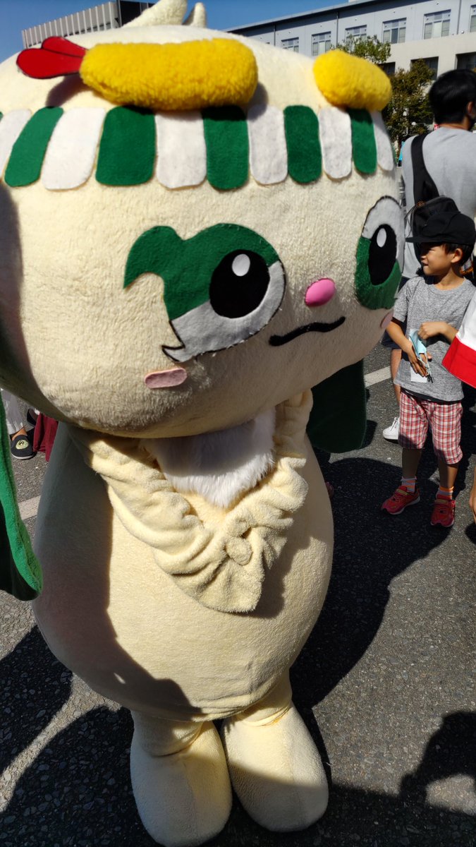 豊講前庭にいるりゃ！
会いに来てりゃ〜🍤