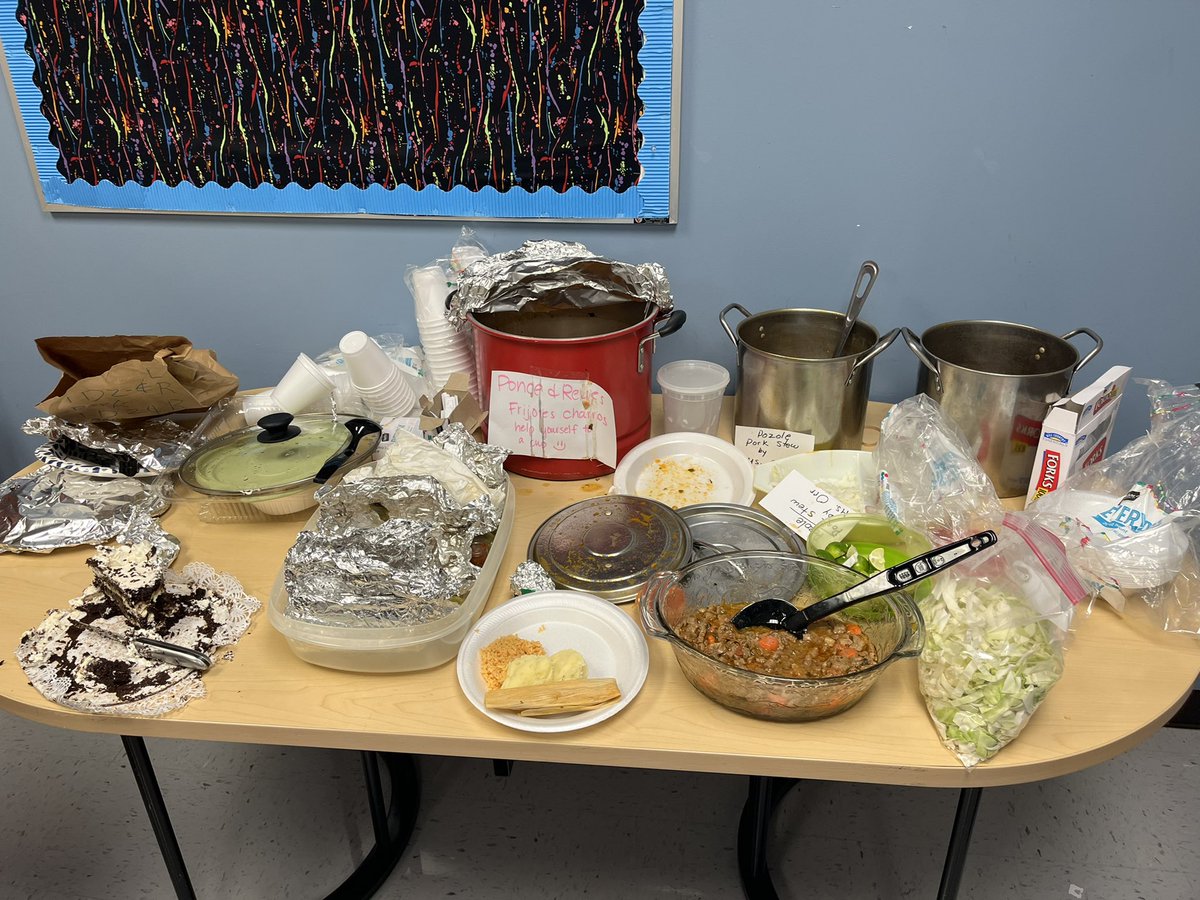 Coop_Eagles's tweet photo. Hispanic heritage potluck today was so yummy! Thank you all for your wonderful dishes! 😋🌮🍲🇲🇽 @TeamHISD @SELHISD @houstonisdwatch @HoustonISD @HISDEspanol #hisdhhm #wearecoopproud https://t.co/axRGKLf6J4