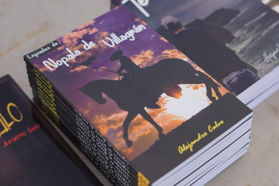 Muy interesante la presentación del libro "#LeyendasDeNopalaDeVillagrán", desarrollado por nuestro amigo el escritor Alejandro Calvo, en el marco de la "1er Feria del Libro", misma que tiene lugar en esta #CapitalCultural.
Mañana a las 3pm se repite la presentación.