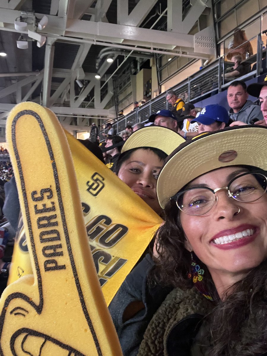 raq_steady's tweet image. #TimeToShine #LFGSD #LetsGoPadres