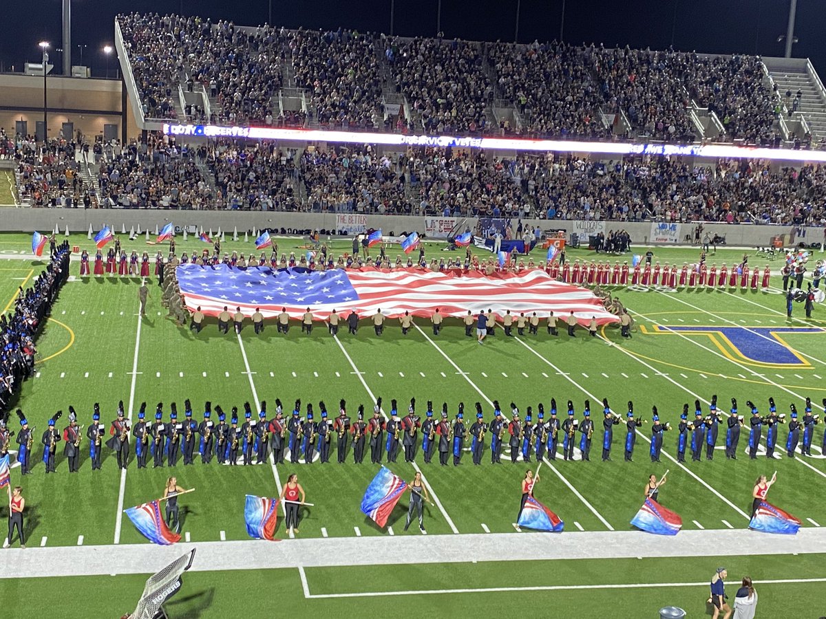 TOMGSOCCER's tweet photo. Love of School, Town, and Country! Nothing compares to @TomballISD Thank you to all of our service men and women! ❤️🤍💙🇺🇸@TomballHS @TISD_athletics #patrioticgame https://t.co/cmVsXkskjv