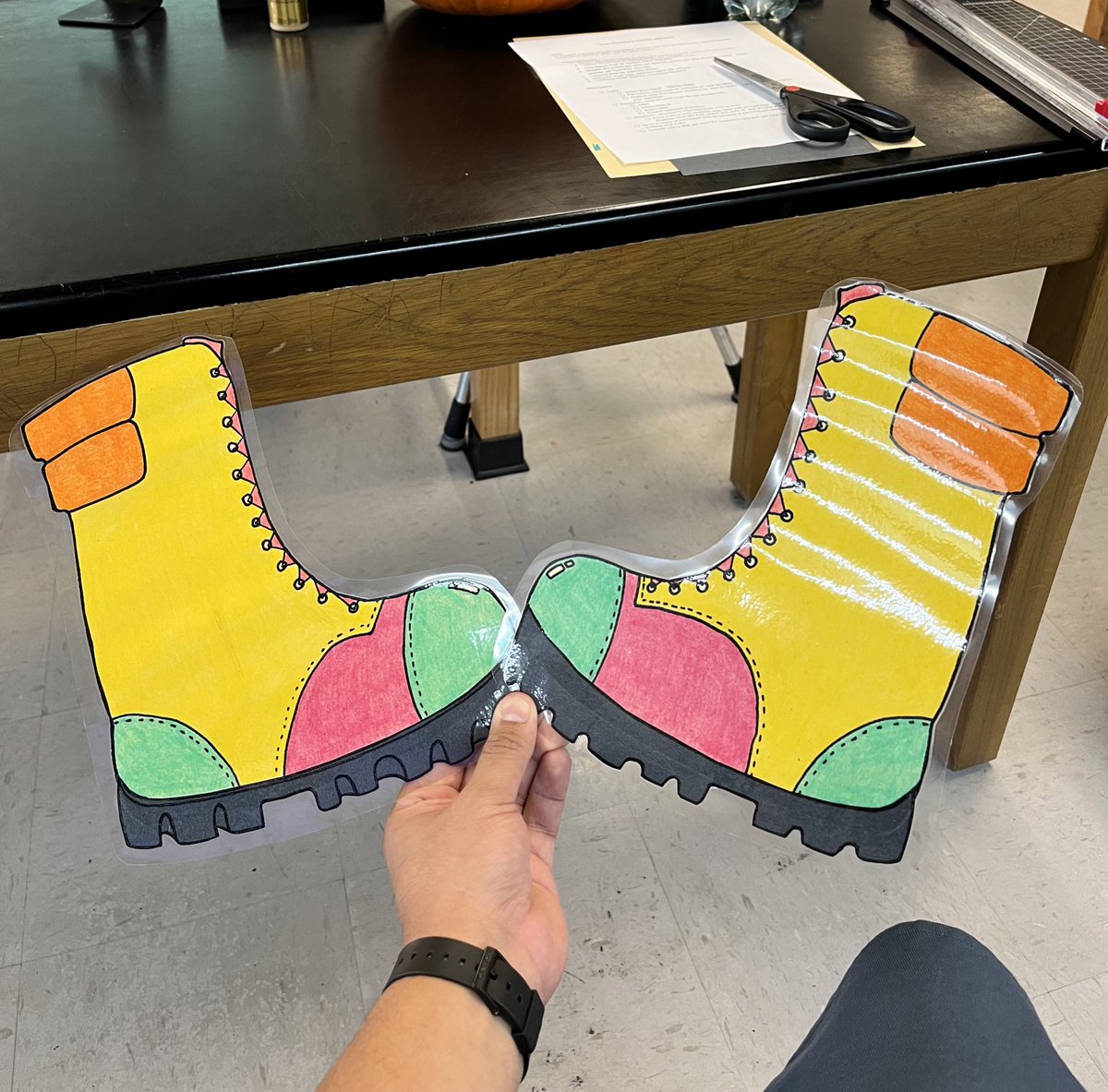 _elicordova_'s tweet photo. Our Halloween Door Decor Contest is coming along nicely. I am having wayyy too much fun being the art teacher this year 😁😁 @TeamHISD @HoustonISD @chandelart @MFAH @BlafferMuseum @UHouston #halloween #doorcontest #halloweendoor @Coop_Eagles https://t.co/POlagwxaUk