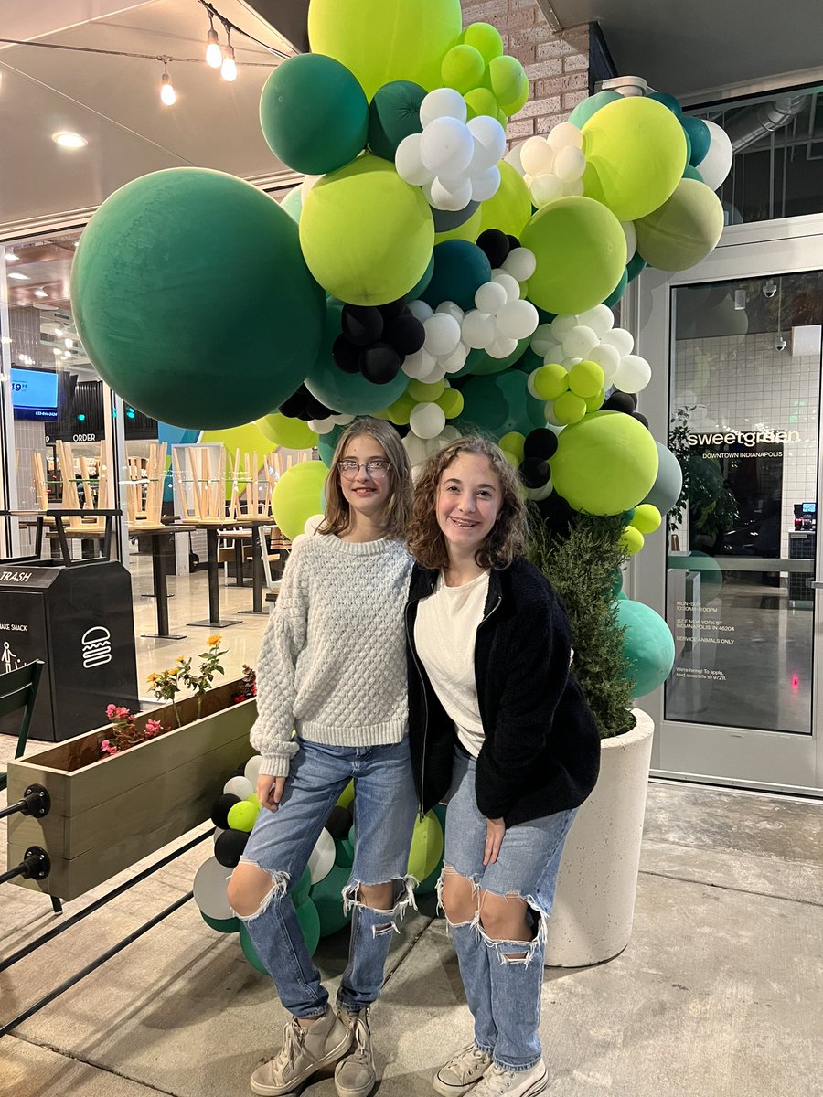 BloomfieldMath's tweet image. Such a fun night! Candlelight, a string quartet, and the music of Queen ❤️ 👑