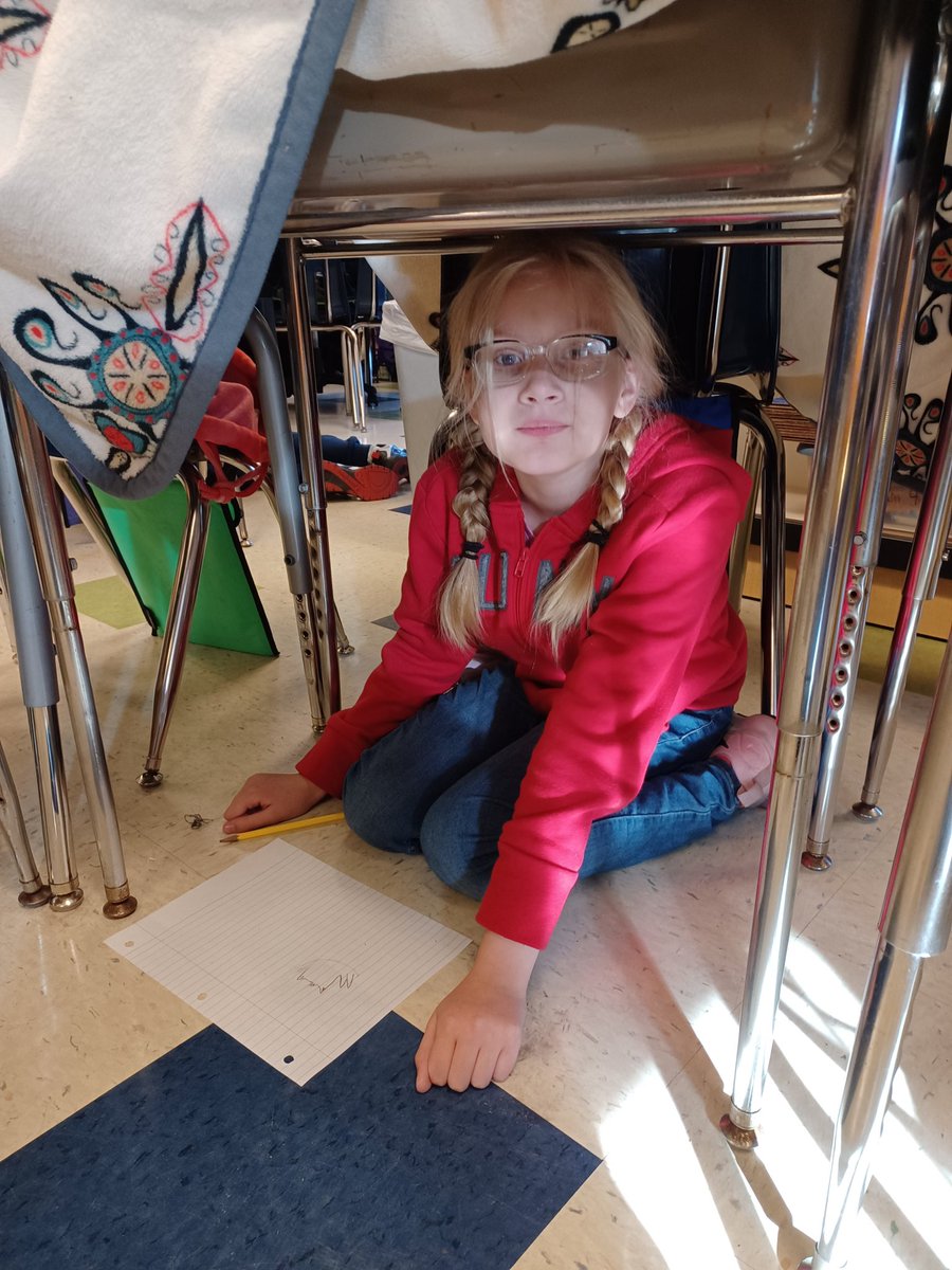 Desk forts for Fun Friday! Best day ever! #oakridgemustangs