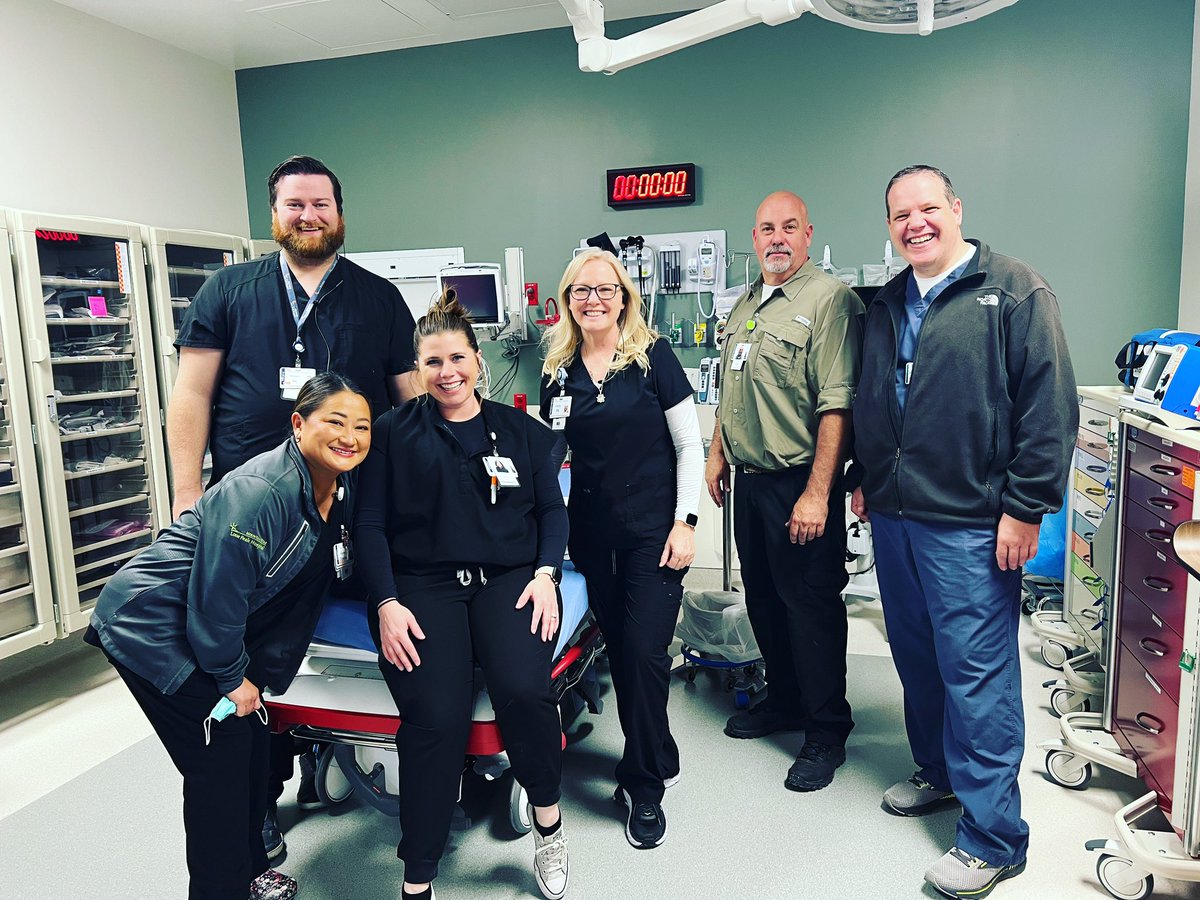 This past week my team opened up a new freestanding emergency center <a href="/HerrimanCity/">Herriman City</a> and I couldn’t be more proud of my amazing team!! I’m so lucky to be apart of this awesome adventure! 🚑💨 🩺💊💉 @LonePeakHosp