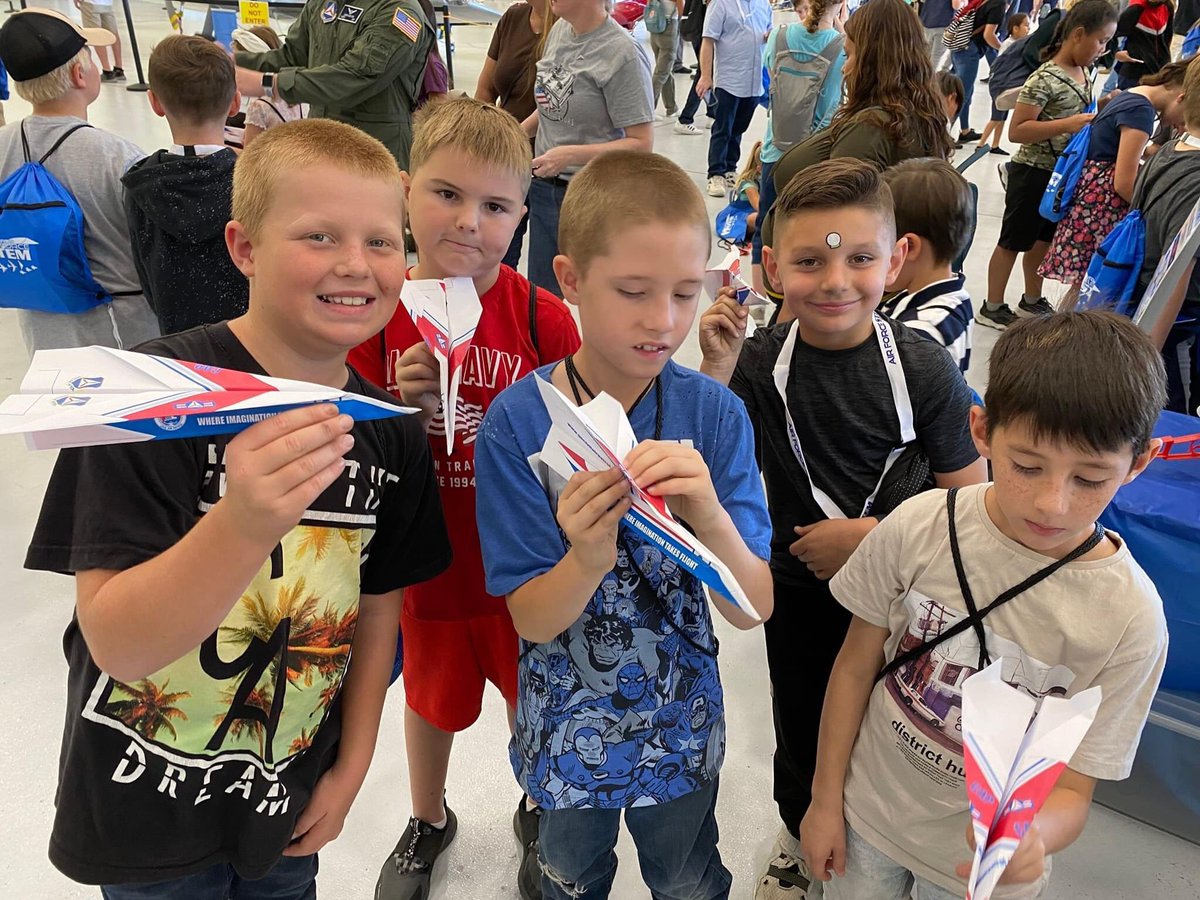 Yermo_Eagles's tweet photo. Our 3rd and 4th graders had a spectacular field trip today to @EdwardsAFB for their Aerospace Valley Open House, Air Show, & STEM Expo. Favorite events included exploring military weapons, STEM activities, and the fly overs. #TheSilverValleyWay #avideagles #fieldtrip #STEM https://t.co/sELmvf2d7d